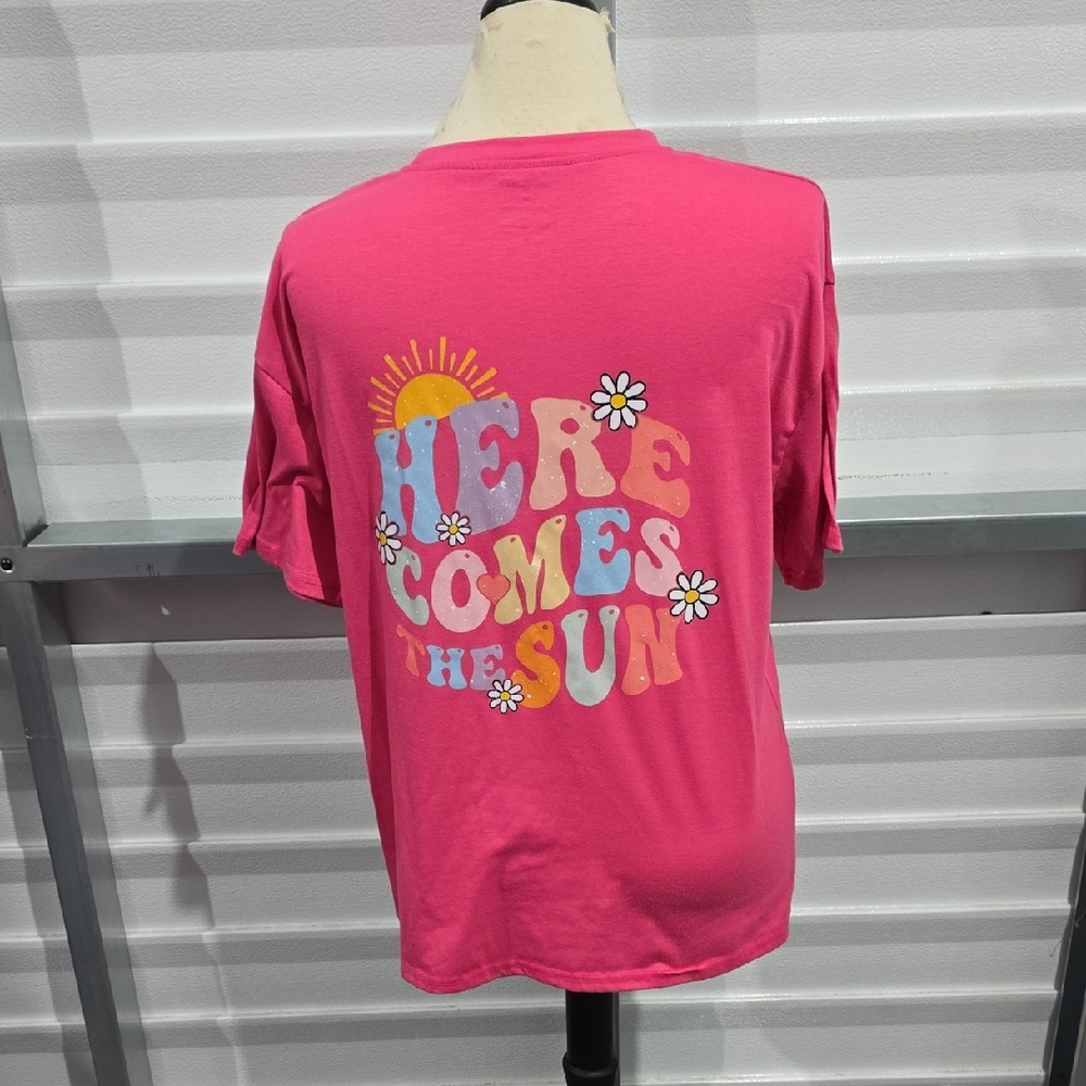 SHEIN Vibrant Pink Tee Here Comes The Sun Size Small